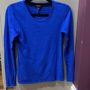 Banana Republic Women’s Long Sleeve Crew Neck Top. Size XS. Royal blue color.
